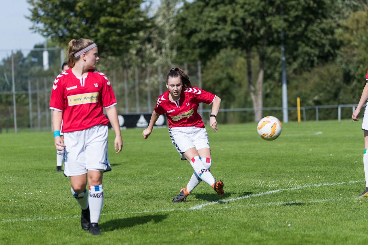 Bild 106 - F SV Henstedt Ulzburg II - SSC Hagen Ahrensburg : Ergebnis: 0:4